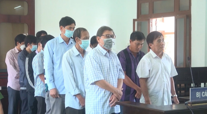 Phú Yên: Cựu Chủ tịch UBND huyện Đông Hòa lĩnh án 7 năm tù - 2