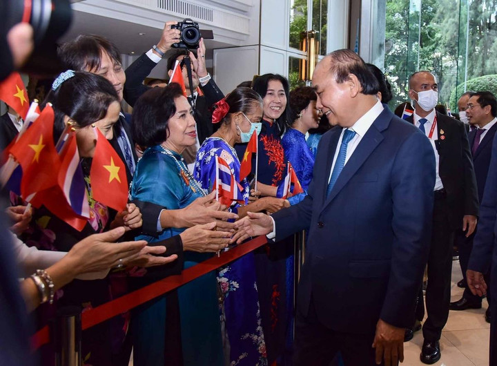 Thủ tướng Prayut Chan-o-cha đón Chủ tịch nước Nguyễn Xuân Phúc tại sân bay - 4