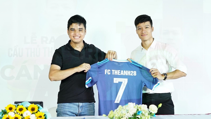 Cầu thủ phủi Cán Cris gia nhập Theanh28 FC - 1