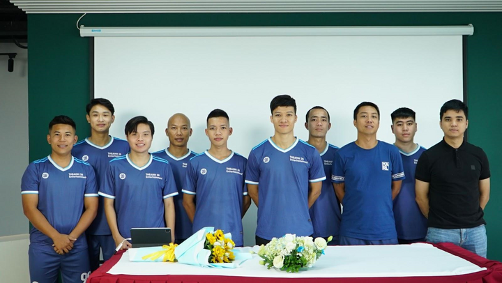 Cầu thủ phủi Cán Cris gia nhập Theanh28 FC - 2