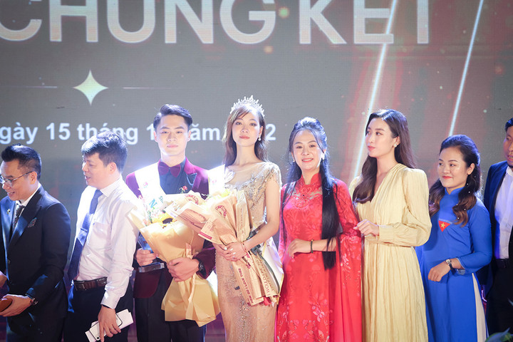 Lộ diện cặp đôi đăng quang 'Sinh viên thanh lịch 2022' - 8