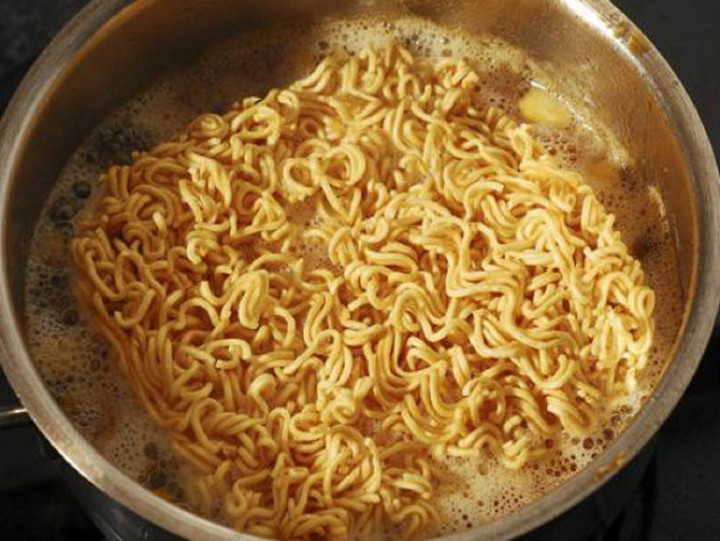 Bộ Công Thương yêu cầu báo cáo mì GẤU ĐỎ có hàm lượng Etylen Oxit không phù hợp - 1