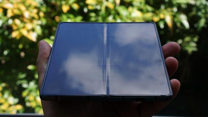 7 thách thức smartphone màn hình gập phải giải quyết để xứng tầm cách mạng công nghệ - Ảnh 3. 7 thách thức với smartphone màn hình gập - 3