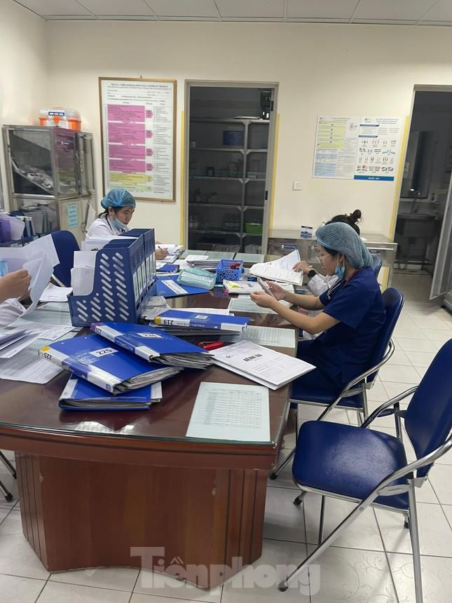 Ca bệnh Adenovirus, sốt xuất huyết tăng 'nóng' ở Bệnh viện Nhi Trung ương - 7