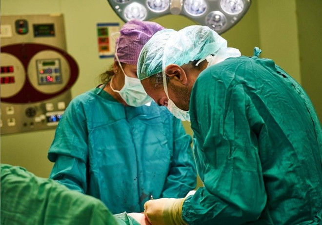 Bị bác sĩ 'dỏm' cắt 2 quả thận khi phẫu thuật cổ tử cung - 1
