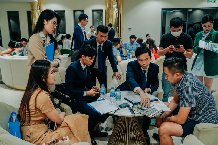 Thị trường BĐS cuối năm để dành cơ hội cho nhà đầu tư dài hạn - 1