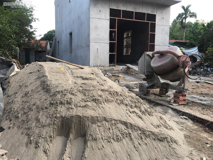 Chân dung tên côn đồ đâm trọng thương chủ nhà vì bị nhắc nhở tiểu bậy - 2