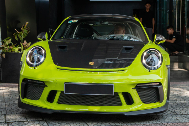 Cận cảnh Porsche 911 GT3 RS với gói nâng cấp gần 100 triệu đồng - 10