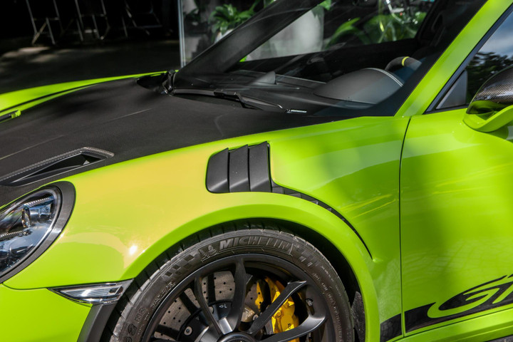 Cận cảnh Porsche 911 GT3 RS với gói nâng cấp gần 100 triệu đồng - 5