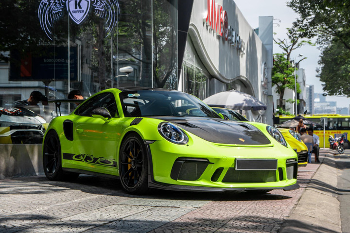 Cận cảnh Porsche 911 GT3 RS với gói nâng cấp gần 100 triệu đồng - 3