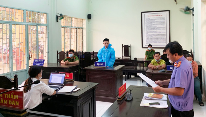 3 năm tù cho kẻ rủ thiếu nữ 15 tuổi vào nhà nghỉ quan hệ tình dục - 1