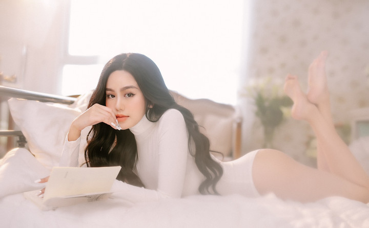 Dàn mỹ nữ Nóng cùng World Cup 2022 khoe sắc trong trang phục 32 đội tuyển - 6