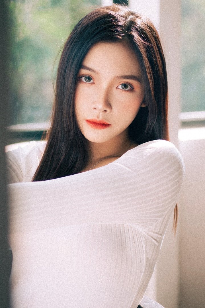 Dàn mỹ nữ Nóng cùng World Cup 2022 khoe sắc trong trang phục 32 đội tuyển - 11