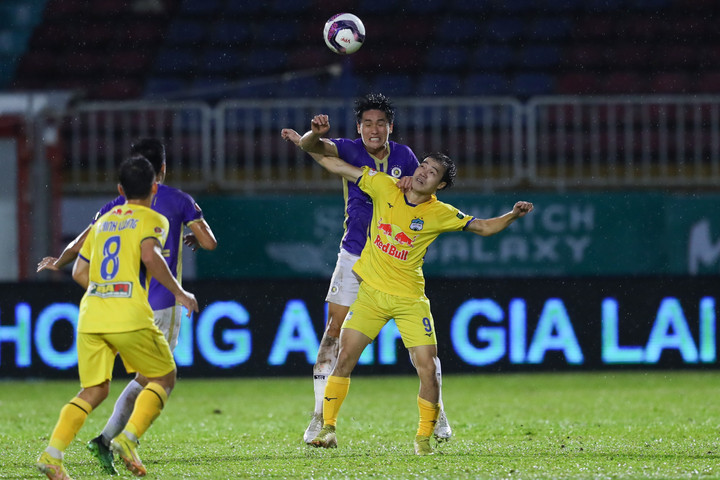 Trực tiếp bóng đá HAGL 1-1 Hà Nội FC: Văn Thanh ghi bàn - 1