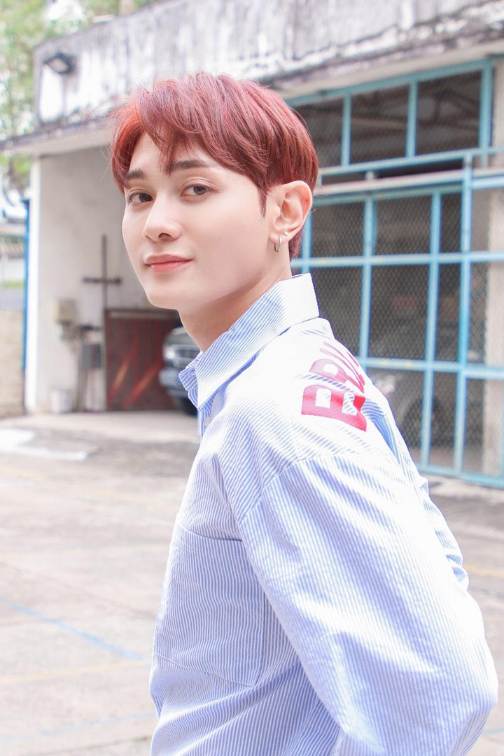 Ca sĩ Roy Nguyễn: Không thích môn Văn, thường xuyên bị mời phụ huynh vì môn Toán - 2