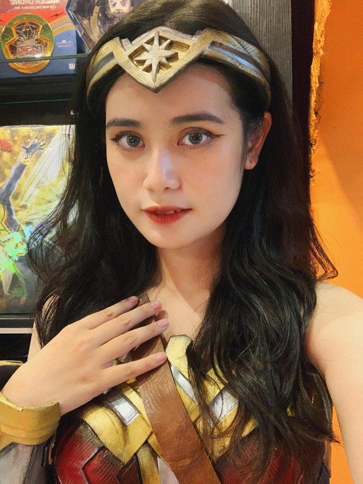 Dàn mỹ nữ Nóng cùng World Cup 2022 khoe sắc trong trang phục 32 đội tuyển - 50