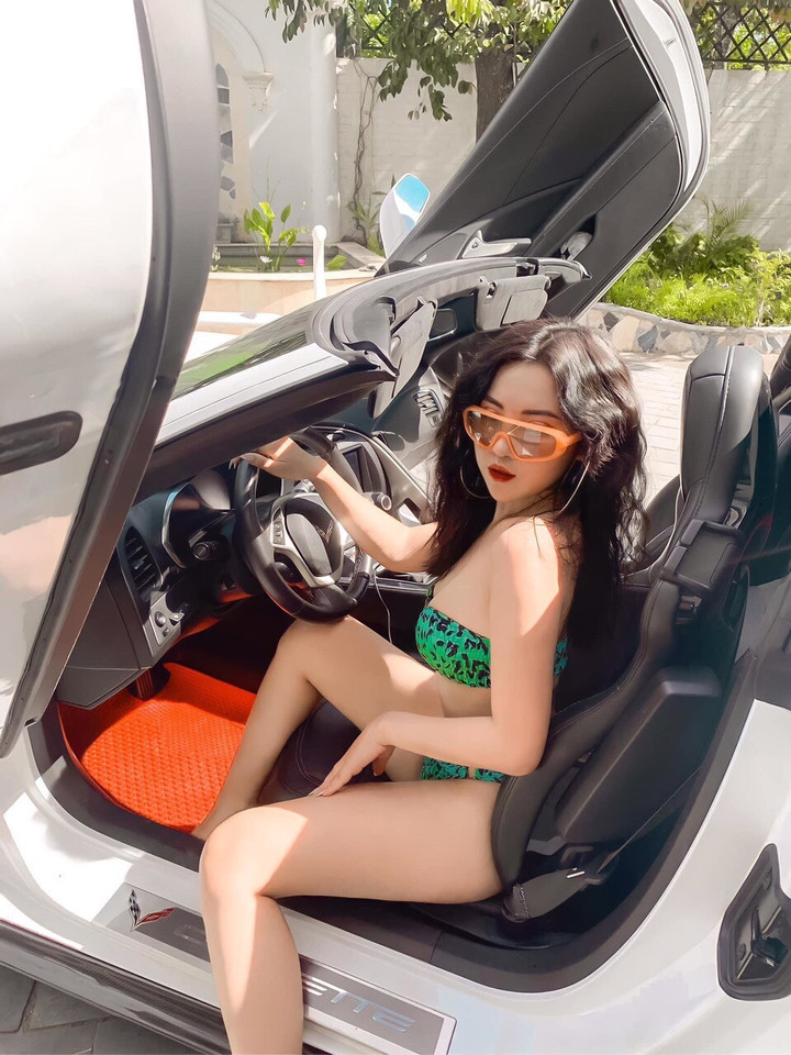 Dàn mỹ nữ Nóng cùng World Cup 2022 khoe sắc trong trang phục 32 đội tuyển - 37