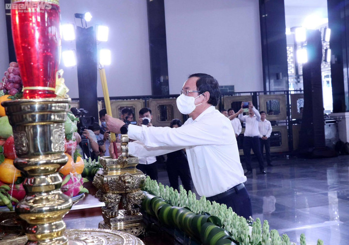 TP.HCM tưởng niệm 23.000 người qua đời vì đại dịch COVID-19 - 3