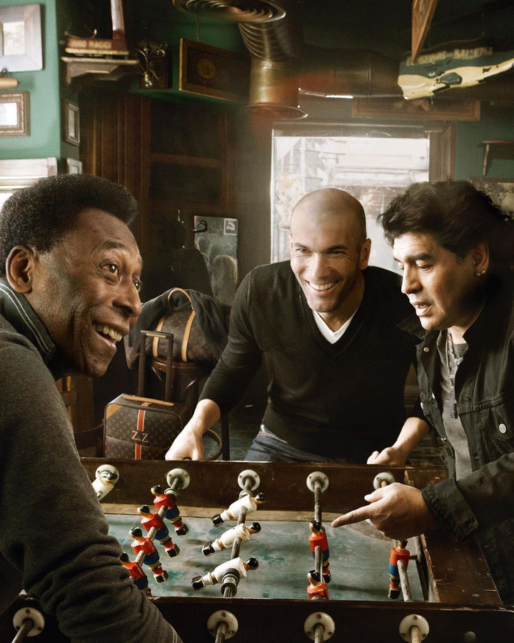 Tác giả 'bức ảnh thế kỷ' Messi chơi cờ cùng Ronaldo là ai? - 4