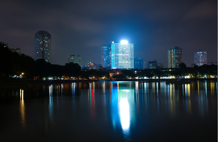 Tòa nhà TNG Holdings Vietnam đổi màu xanh, hưởng ứng Ngày Trẻ em thế giới - 1