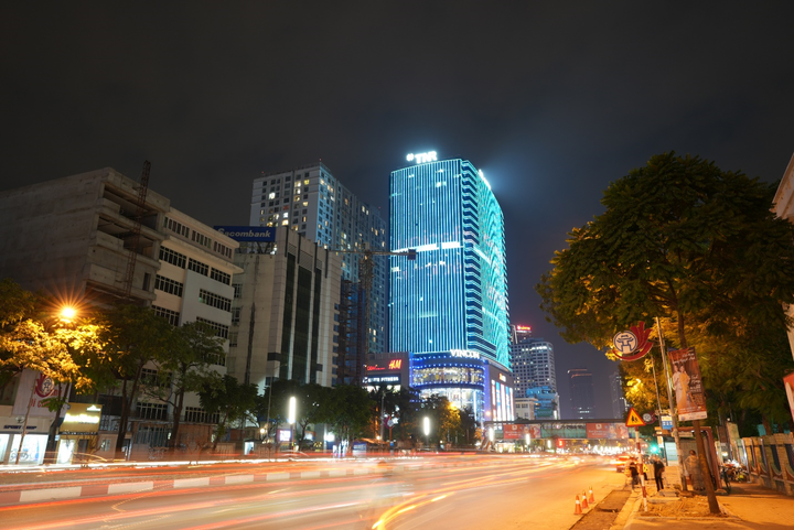 Tòa nhà TNG Holdings Vietnam đổi màu xanh, hưởng ứng Ngày Trẻ em thế giới - 4