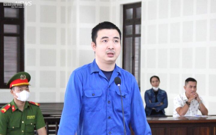 Ghen tuông, người đàn ông lái ô tô tông vợ cũ và bạn trai - 1