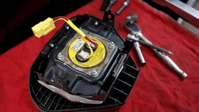 Thêm người dùng xe Ford tử vong do túi khí Takata - 2