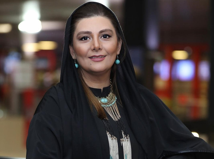 Iran bắt hai nữ diễn viên vì bỏ khăn trùm đầu - 1