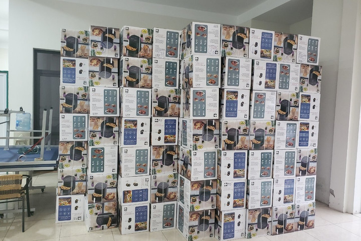 Gần 500 nồi chiên không dầu nhãn nước ngoài có dấu hiệu nhập lậu - 1