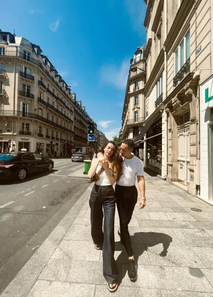 Nhan sắc và thần thái lộng lẫy của Hồ Ngọc Hà khi xuống phố - 15