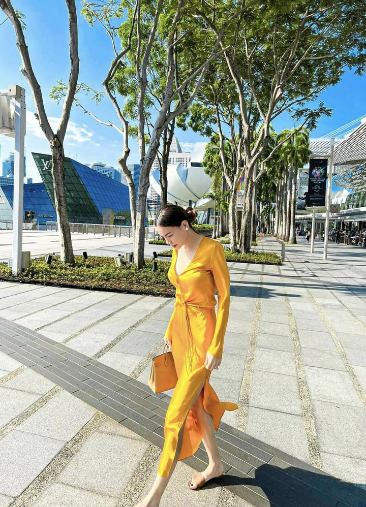 Nhan sắc và thần thái lộng lẫy của Hồ Ngọc Hà khi xuống phố - 10