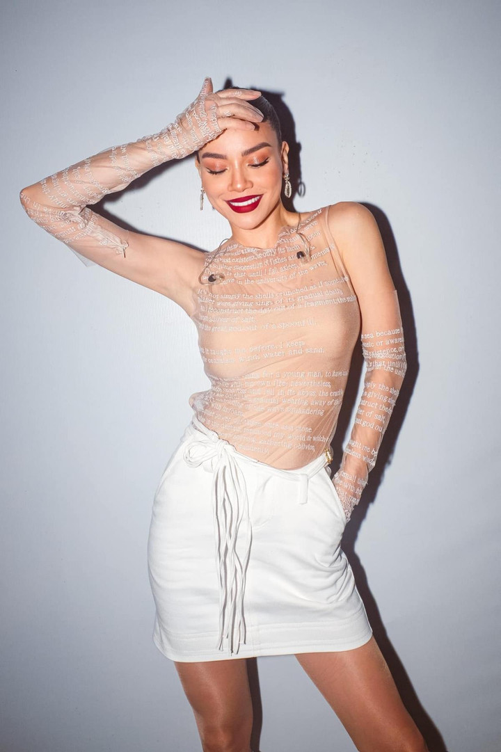 Nhan sắc và thần thái lộng lẫy của Hồ Ngọc Hà khi xuống phố - 7