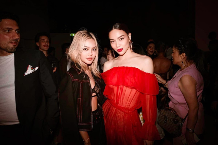 Nhan sắc và thần thái lộng lẫy của Hồ Ngọc Hà khi xuống phố - 4