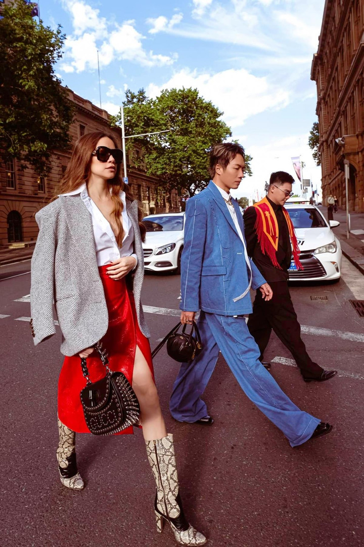 Nhan sắc và thần thái lộng lẫy của Hồ Ngọc Hà khi xuống phố - 2