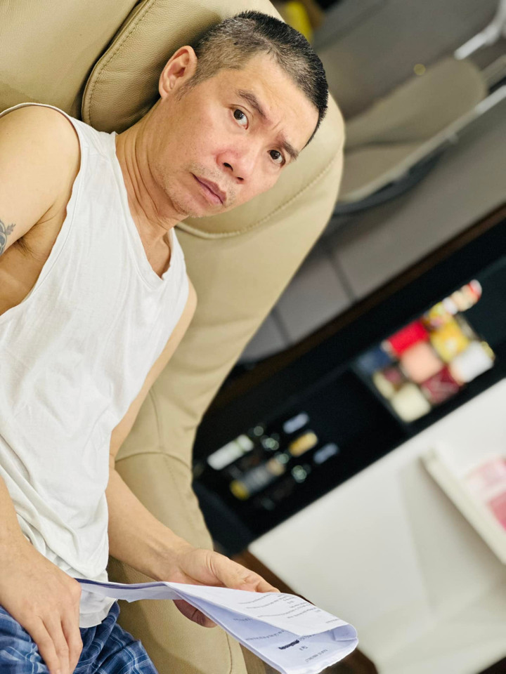 Sao Việt 23/11: Cô Xuyến 'Về nhà đi con' tay trong tay với trai trẻ - 5