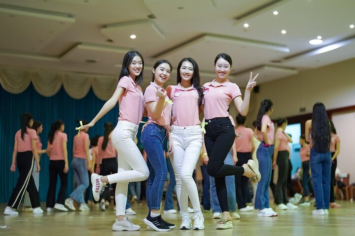 Ảnh: Một ngày của các thí sinh Hoa hậu Việt Nam 2022 - 32