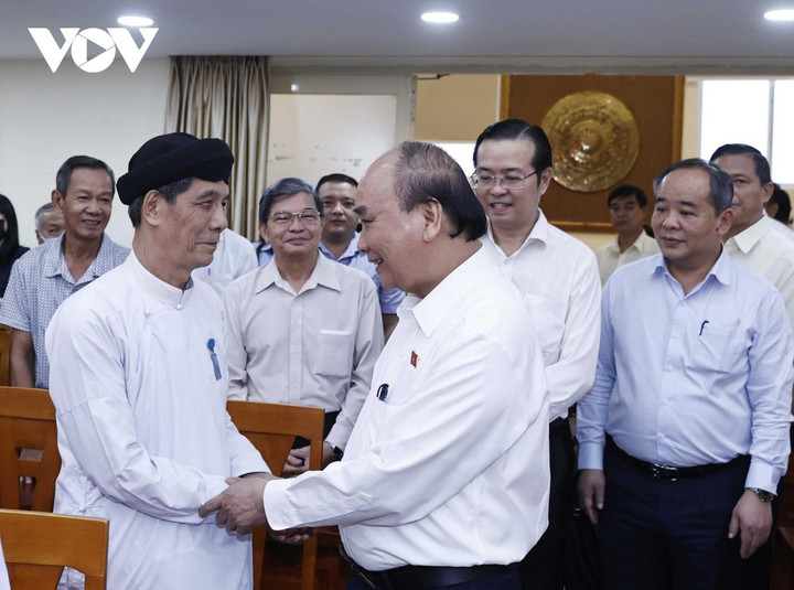 Chủ tịch nước chia sẻ với khó khăn của cán bộ công chức, viên chức xã, phường - 2