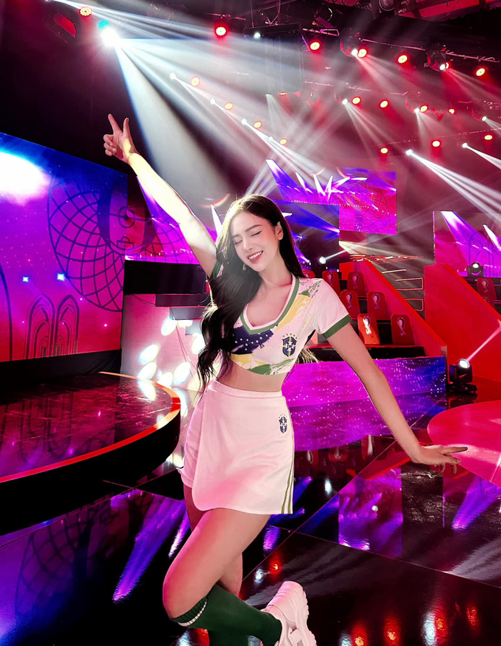 Cao Trang 'Nóng cùng World Cup 2022' trần tình về sự cố trên sóng VTV - 4