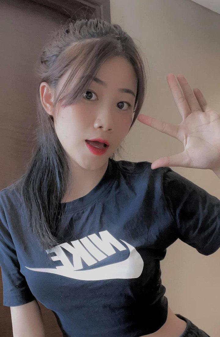 Hot girl Nóng cùng World Cup 2022: Mê Messi, kỹ năng đá bóng không phải dạng vừa - 6