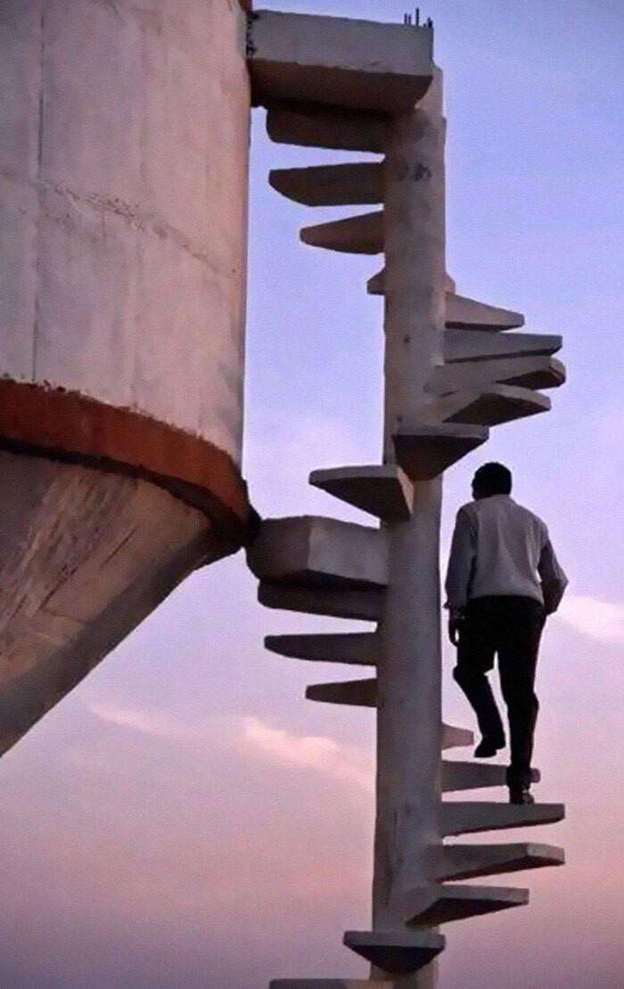 'Rụng rời chân tay' với những chiếc cầu thang 'tử thần' ít ai dám bước lên - 8