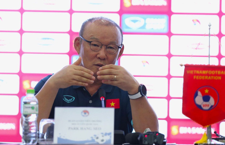 HLV Park Hang Seo từng sang Đức học tập, đặc biệt ấn tượng với Dortmund - 1