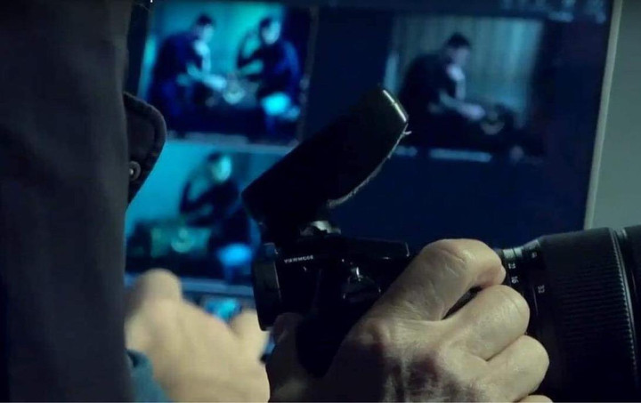 Bức ảnh Messi đánh cờ với Ronaldo và 'trò bịp' của Louis Vuitton - 5