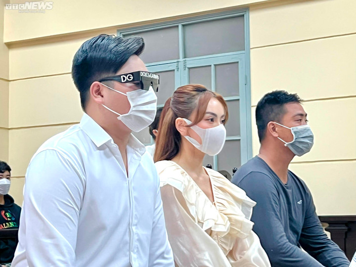 Toà trả hồ sơ điều tra bổ sung, Trang Nemo quỳ xin lỗi bị hại - 1