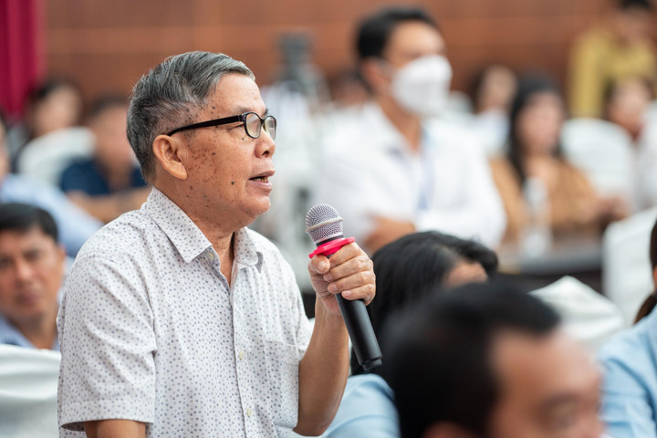 Chủ tịch TP.HCM: Cán bộ văn phòng thành phố cũng bị điện thoại hăm dọa, khủng bố - 1