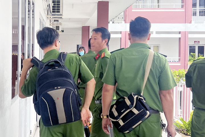 Học sinh trường Ischool ngộ độc cánh gà chiên: Công an vào cuộc - 1