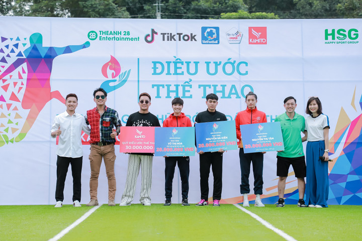 Xúc động trận đấu gây quỹ giúp nhà vô địch boxing châu Á chữa bệnh cho cha mẹ - 1