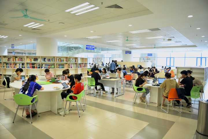 Bên trong thư viện điện tử trị giá 11 triệu USD hiện đại nhất Việt Nam - 12