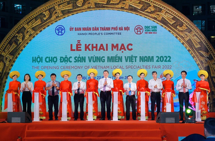 Khai mạc Hội chợ Đặc sản Vùng miền 2022 - 1