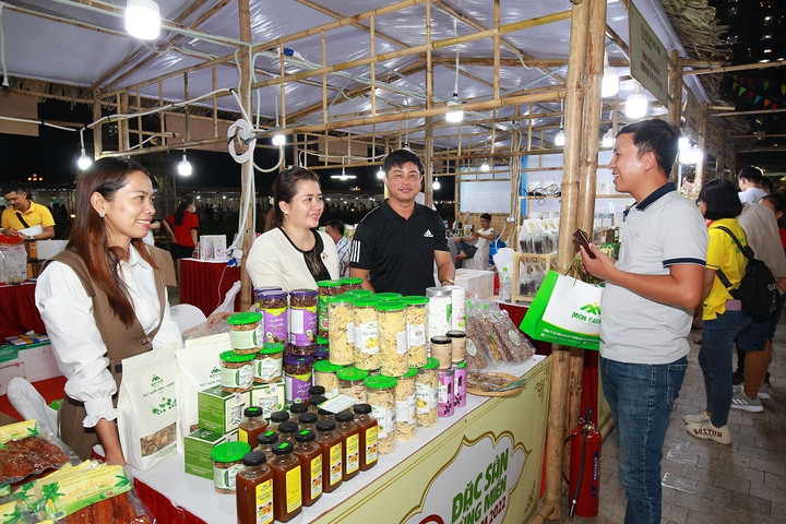 Khai mạc Hội chợ Đặc sản Vùng miền 2022 - 2