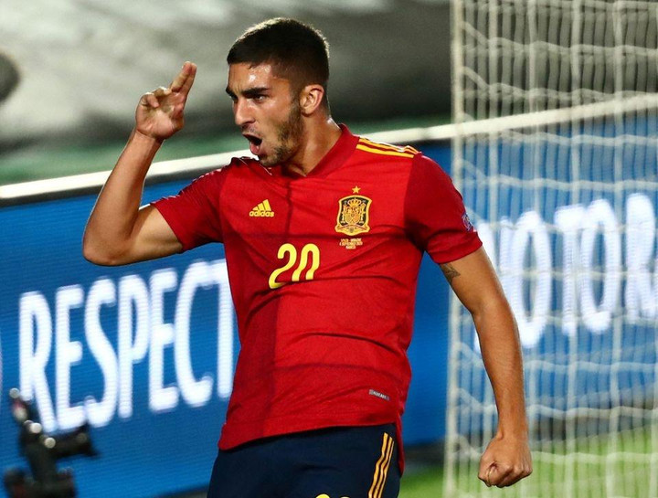 Hàng công kỳ lạ của đội tuyển Tây Ban Nha - 3